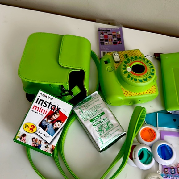 Fujifilm mini instant camera. Great condition - Picture 1 of 10